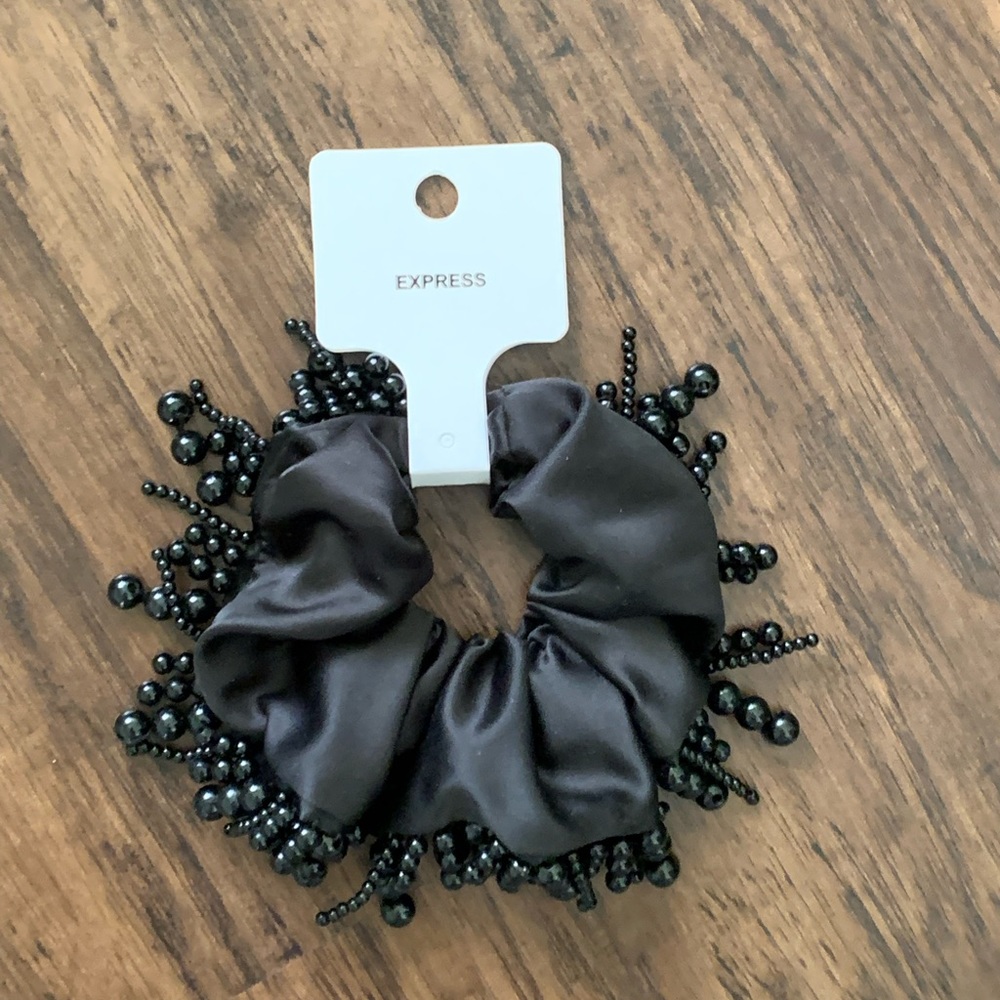 Express hair scrunchie